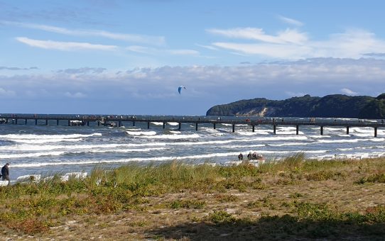 Der Herbst naht: Wellen, Wolken, Wind